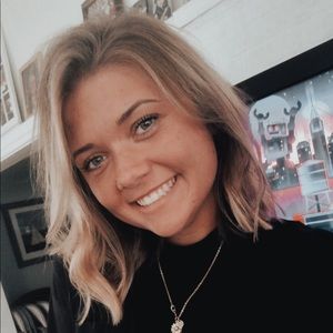 Meet your Posher, Kayla